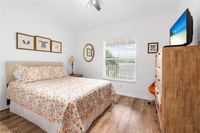 4945 Cougar CT S 4-202, Naples, FL 34109