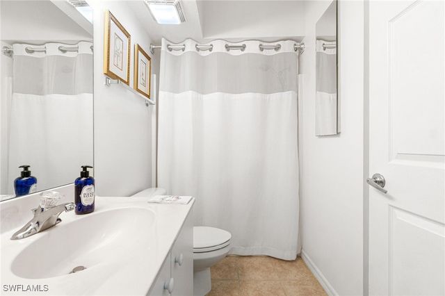 4945 Cougar CT S 4-202, Naples, FL 34109