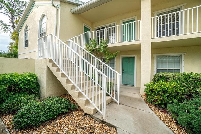 4945 Cougar CT S 4-202, Naples, FL 34109