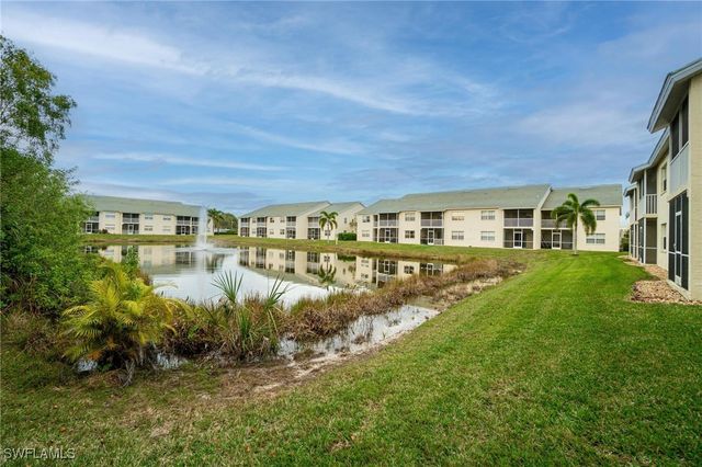 4945 Cougar CT S 4-202, Naples, FL 34109