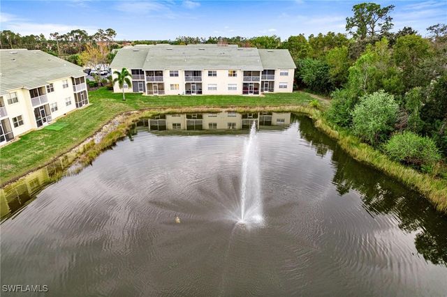 4945 Cougar CT S 4-202, Naples, FL 34109