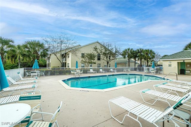 4945 Cougar CT S 4-202, Naples, FL 34109