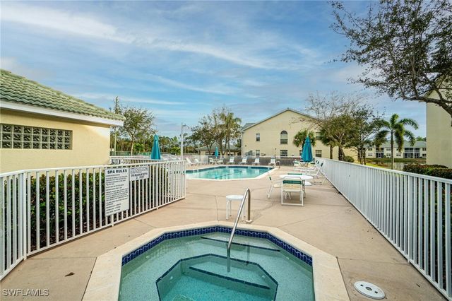 4945 Cougar CT S 4-202, Naples, FL 34109