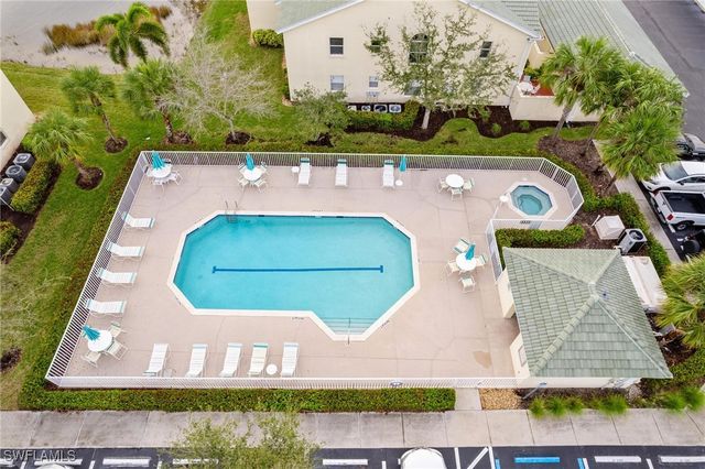 4945 Cougar CT S 4-202, Naples, FL 34109