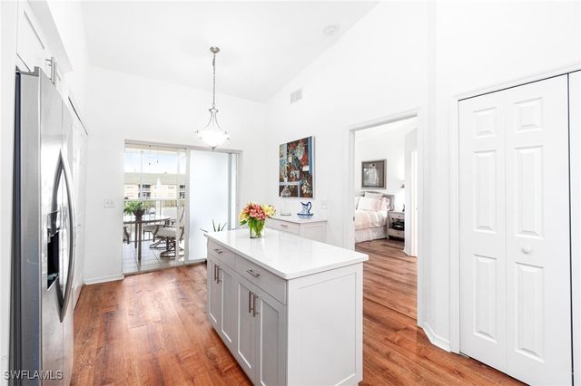 4945 Cougar CT S 4-202, Naples, FL 34109