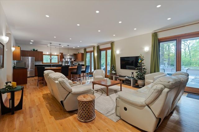 3464 Old Mill Road, Highland Park, IL 60035