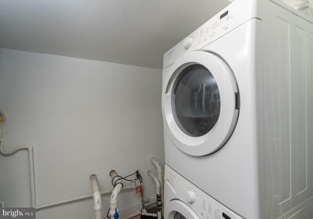 3033 E BALTIMORE ST, Baltimore, MD 21224