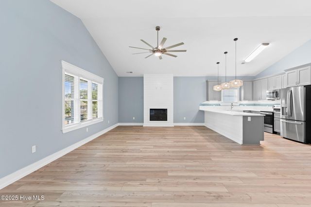 204 NE 33rd Street, Oak Island, NC 28465