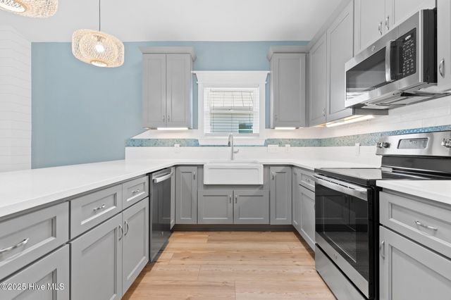 204 NE 33rd Street, Oak Island, NC 28465