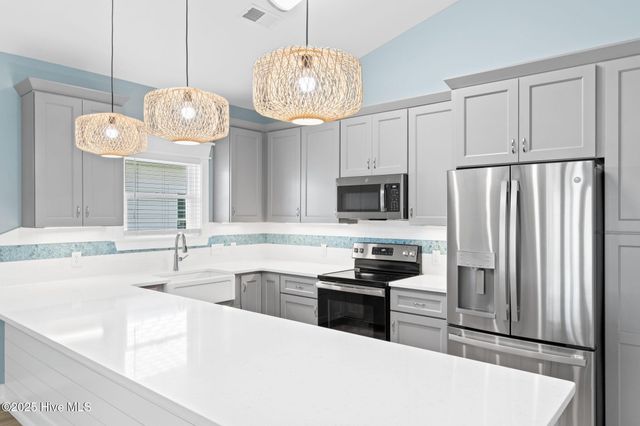 204 NE 33rd Street, Oak Island, NC 28465