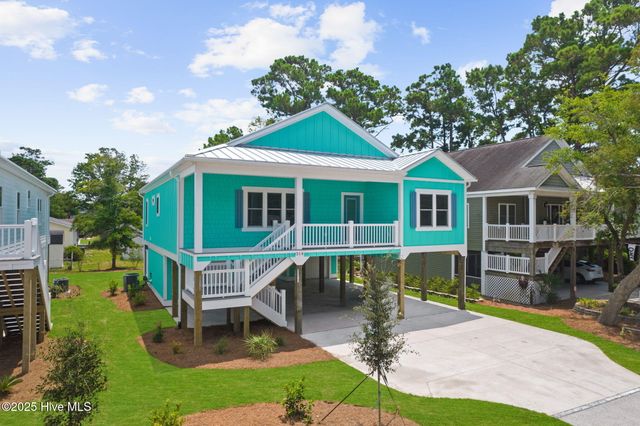 204 NE 33rd Street, Oak Island, NC 28465