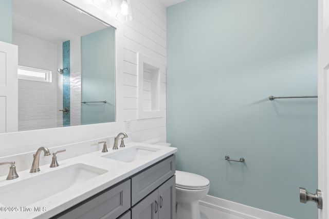 204 NE 33rd Street, Oak Island, NC 28465