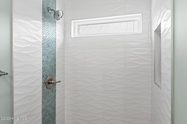 204 NE 33rd Street, Oak Island, NC 28465