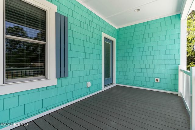 204 NE 33rd Street, Oak Island, NC 28465