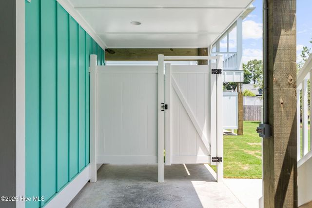 204 NE 33rd Street, Oak Island, NC 28465