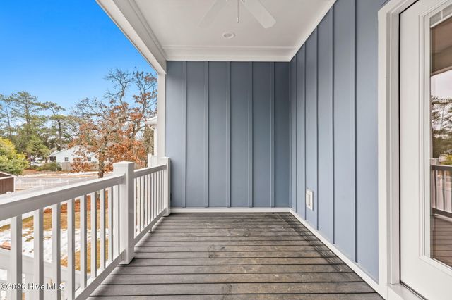 204 NE 33rd Street, Oak Island, NC 28465