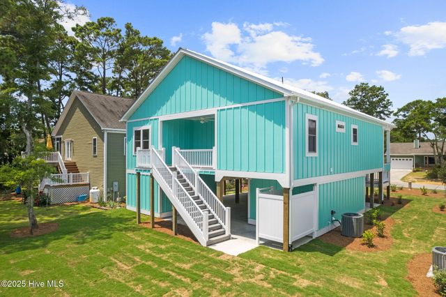 204 NE 33rd Street, Oak Island, NC 28465