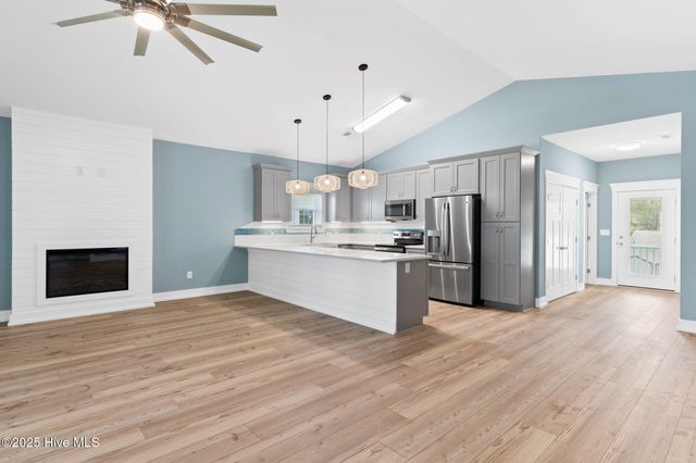 204 NE 33rd Street, Oak Island, NC 28465