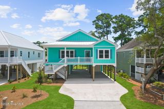 204 NE 33rd Street, Oak Island, NC 28465