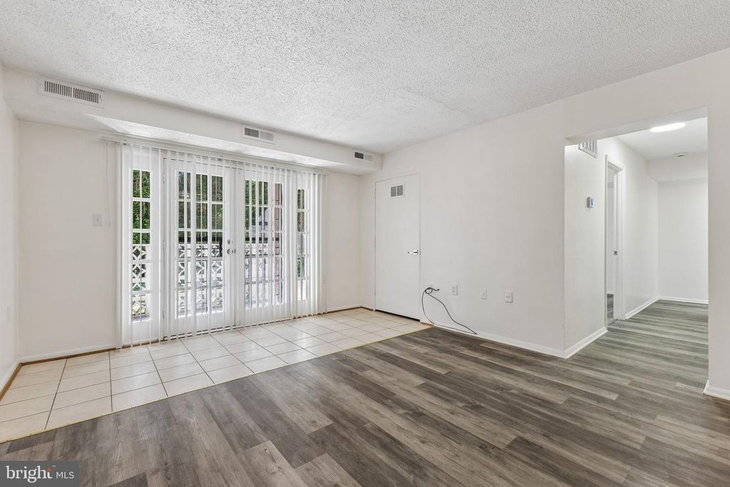 Image 10 of property listing at 3805 SWANN #T2, Suitland, MD 20746