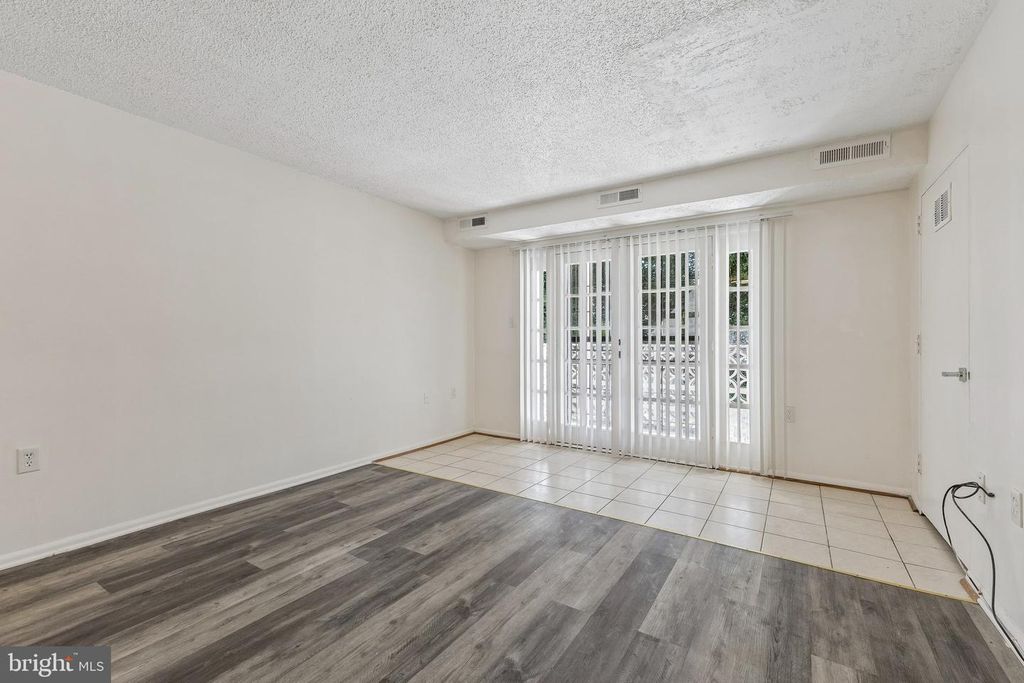 Image 13 of property listing at 3805 SWANN #T2, Suitland, MD 20746