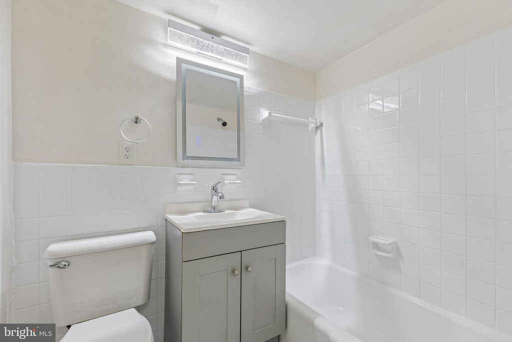 Image 17 of property listing at 3805 SWANN #T2, Suitland, MD 20746