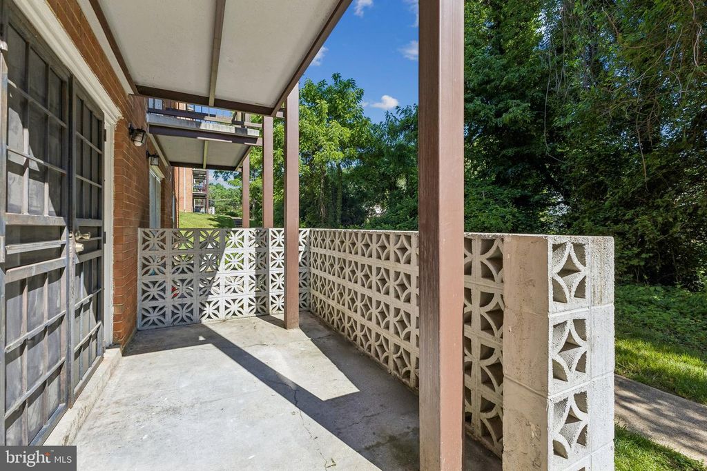 Image 3 of property listing at 3805 SWANN #T2, Suitland, MD 20746