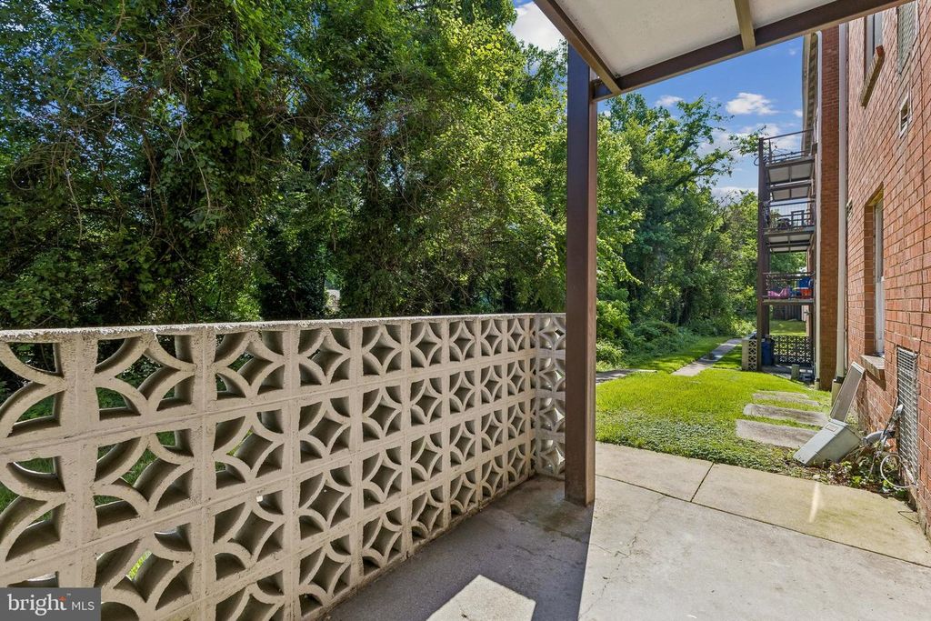 Image 4 of property listing at 3805 SWANN #T2, Suitland, MD 20746