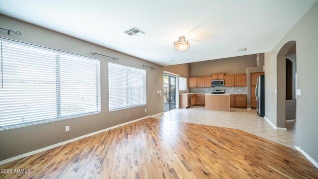 9138 W CLARA Lane, Peoria, AZ 85382