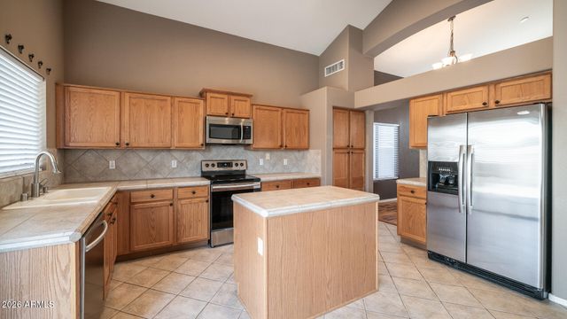9138 W CLARA Lane, Peoria, AZ 85382