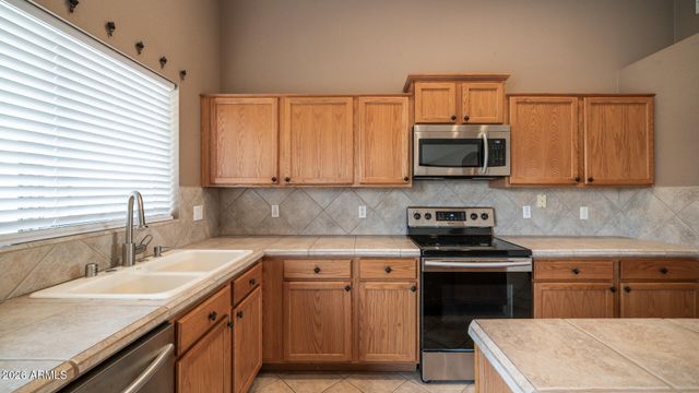 9138 W CLARA Lane, Peoria, AZ 85382