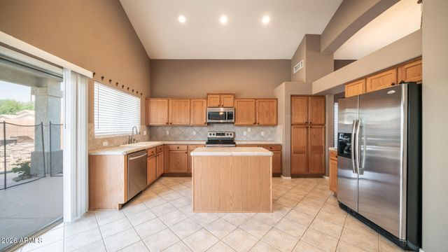9138 W CLARA Lane, Peoria, AZ 85382
