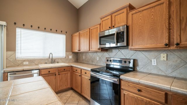 9138 W CLARA Lane, Peoria, AZ 85382