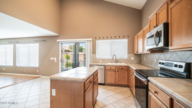 9138 W CLARA Lane, Peoria, AZ 85382