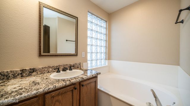 9138 W CLARA Lane, Peoria, AZ 85382