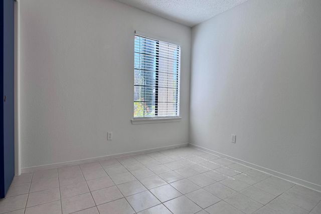 1910 E Eclipse Avenue, Fresno, CA 93720