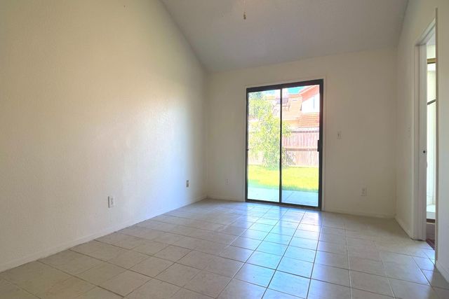 1910 E Eclipse Avenue, Fresno, CA 93720