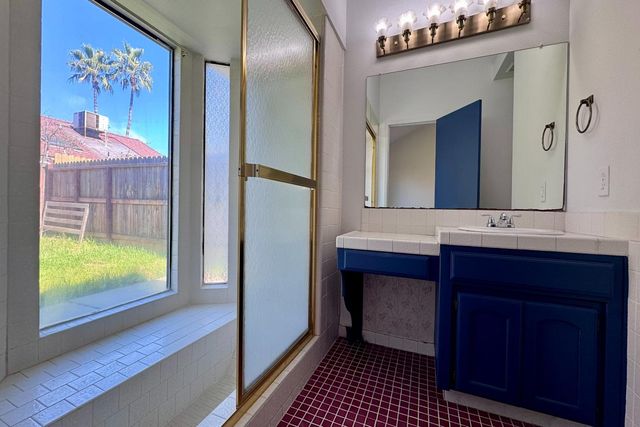 1910 E Eclipse Avenue, Fresno, CA 93720