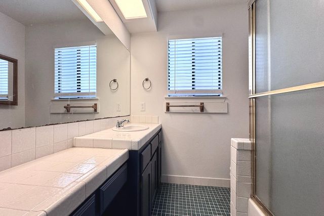 1910 E Eclipse Avenue, Fresno, CA 93720