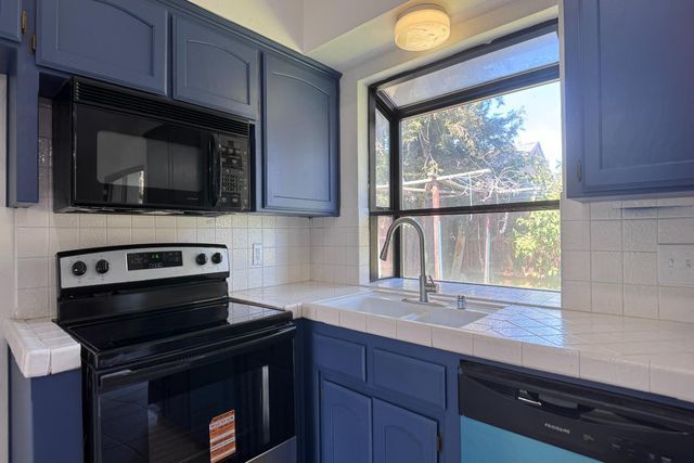 1910 E Eclipse Avenue, Fresno, CA 93720