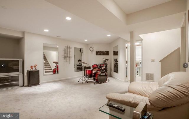 9810 BOLTON VILLAGE CT, Fairfax, VA 22032