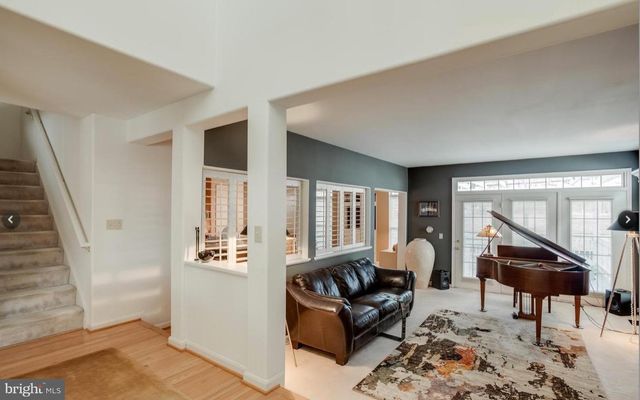 9810 BOLTON VILLAGE CT, Fairfax, VA 22032