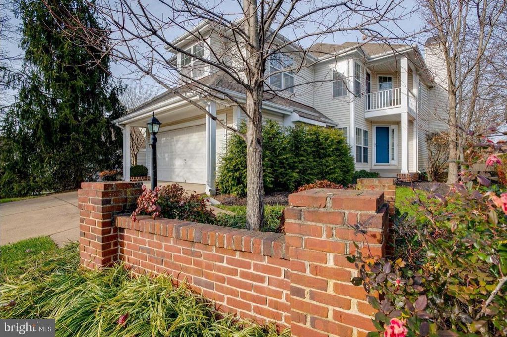 9810 BOLTON VILLAGE CT, Fairfax, VA 22032