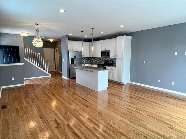 95 Meadow View Drive, Middletown, NY 10940