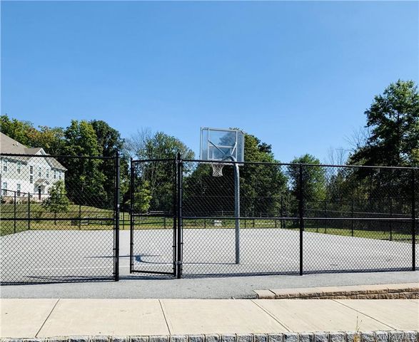 95 Meadow View Drive, Middletown, NY 10940