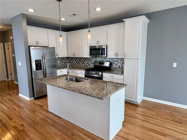 95 Meadow View Drive, Middletown, NY 10940