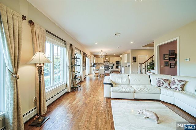 290 McCloud Drive, Fort Lee, NJ 07024