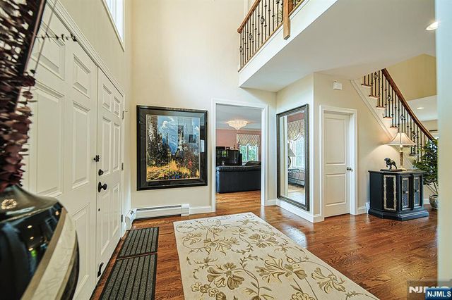290 McCloud Drive, Fort Lee, NJ 07024