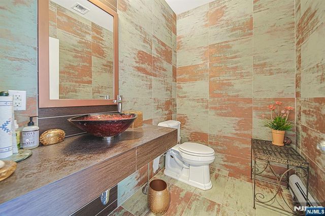 290 McCloud Drive, Fort Lee, NJ 07024