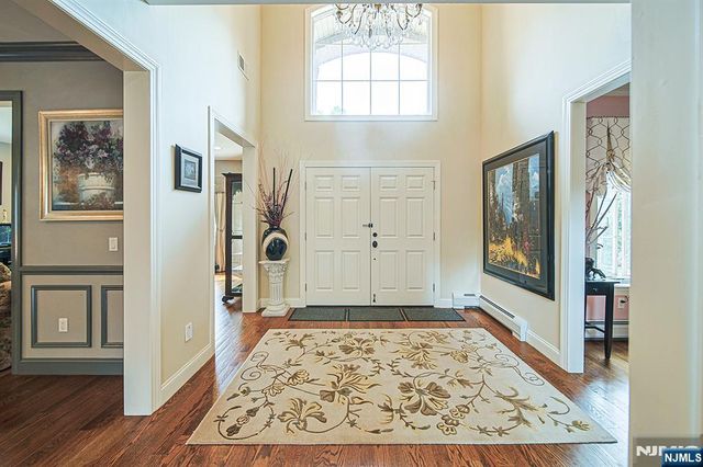 290 McCloud Drive, Fort Lee, NJ 07024